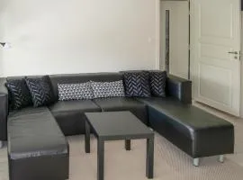2 Bedroom Cozy Home In Skärholmen