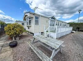 8 Berth Caravan With Wifi And Decking In Lincs Ref 78003P