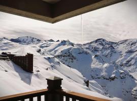 HOM I Duplex 2D2B Valle Nevado Cerca de las Pistas，位于Lo Barnechea的酒店
