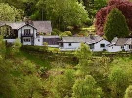 Dhivach Lodge