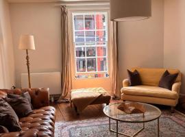 Catherine Hill House Grade 2 Listed Apartment, Frome，位于弗罗姆的酒店