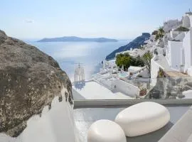 Hommage Suites with Caldera View Hot tub