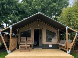 Romala's Glamping Hideaway，位于Kiel-Windeweer的豪华帐篷