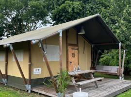 Glamping tent Romala，位于Kiel-Windeweer的豪华帐篷