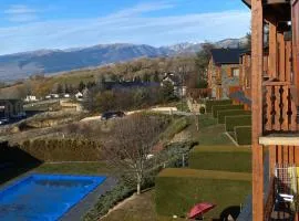Vistas excepcionales, jardín con piscina, muy acogedor