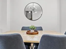 Peaks and Patio 3 Bedroom managed by Little Sister Getaways