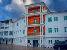 HomeWorth Hotel，位于Efiran的酒店