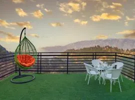 The Kasauli Suffer I Best Seller I Vacations I Family Events I Pet friendly l Open Air Lawn I Sky Bonfire l Serviced Apartments I Kasauli by Exotic Stays