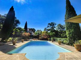Villa de caractère! Sereine, piscine, plages 5mns!，位于格里莫港的酒店