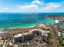 4BR Oceanview Penthouse with Rooftop Jacuzzi at Puerta Cortés Resort | 505