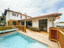 Designer villa with pool，位于巴约讷的酒店