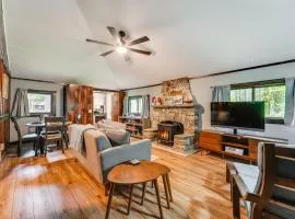 Walk to Barretts Park Wooded Cabin with Grill!