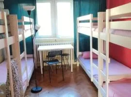 33youth hostel