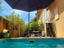Chambre indépendante avec cuisine piscine clim au bonheur proche centre village #dentelles Montmirrail