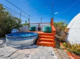 Pool, Deck, Fire-Pit - 5 min to UofA & Downtown