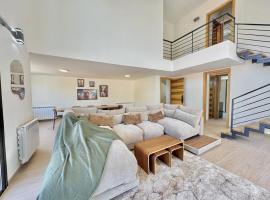 Sierra Faqra Duplex 3BR w Balcony，位于Afqā的酒店