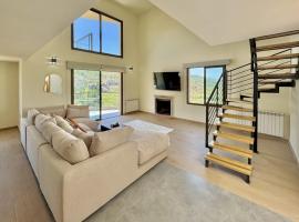 Kaia Faqra Duplex 3BR w Balcony，位于Afqā的酒店