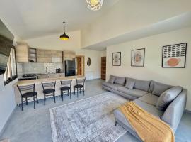 Aria Faqra 3BR w Balcony，位于Afqā的酒店