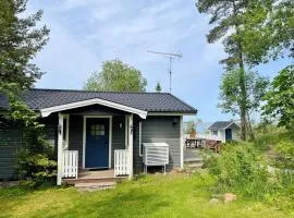 Cottage with Sea View and Sauna