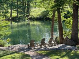 Sanctuary on the Frio，位于康肯的酒店