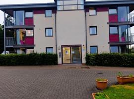 Perth Youth Hostel and Apartments，位于珀斯的酒店