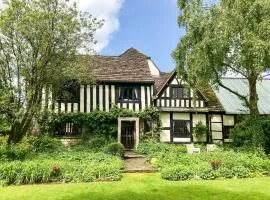 The Petit Manor