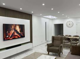 House for TOMMORLAND 700 m in Boom 2850，位于勃姆的酒店