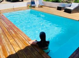 Villa exceptionnelle à Bayonne avec piscine et parking privée，位于巴约讷的酒店