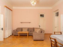 Sunny House in Telavi，位于Itʼkhvisi的酒店