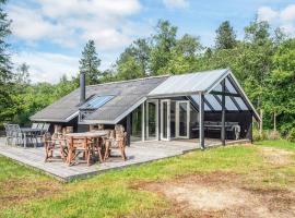 5 person holiday home in Silkeborg，位于锡尔克堡的酒店