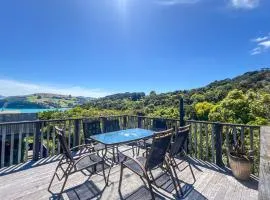 Classic Kiwi Bach With A View