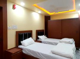 Hotel The Prince Palace Near Mahabodhi Temple - Bodhi Tree - Lift-Free Wifi and Parking Facilities，位于菩提伽耶的豪华酒店