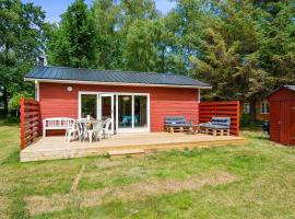 Authentic Holiday Cottage Surrounded By Nature Near Grenaa Beach，位于格雷诺的酒店