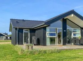 3 Bedroom Stunning Home In Hørve