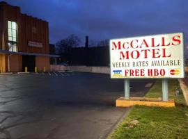 Macalls motor inn，位于East Cleveland的酒店