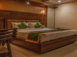 Hotel Heavens Park，位于比拉斯布尔的酒店