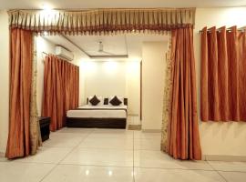 Hotel IBY，位于Chandrapur的酒店