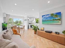 Newport Apartment with Water Views，位于纽波特的酒店