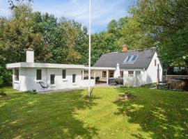 Lovely Home In Thyholm With Sauna，位于蒂霍尔姆的酒店