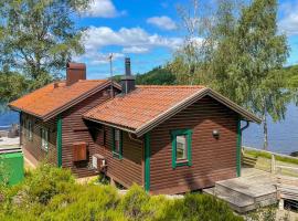 Awesome Home In Mölnlycke With House Sea View，位于莫伦莱克的酒店