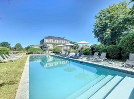 Maison de Maitre en Campagne Proximité Montagne et Mer Pau，位于Bournos的酒店