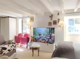 PARIS AUTHENTIC HOUSE, basement with Nice green courtyard