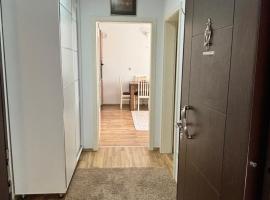 Central Apartment Gjakova，位于Mazgit的酒店