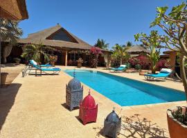 Villa Cœur Lagune Piscine 4 chambres，位于Nianing的酒店