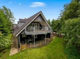 Large Holiday Home With Large Outdoor Wilderness Bath And Activity Room, Only 500 Meters From Stauning Harbor