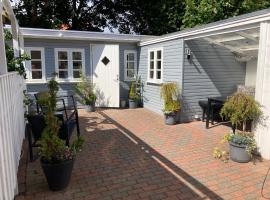 Indbydende bed & breakfast med dejlig gårdhave，位于兰讷斯的酒店