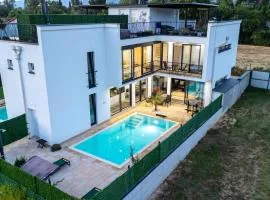Luxe Waters Retreat