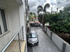 1 or 2 Bedroom Luxury Ikeja Mini Flat Ikeja Lagos, Airport 5mins, 24 Hours power, GRA 3mins---Your Elegant Home in Ikeja，位于伊凯贾的酒店