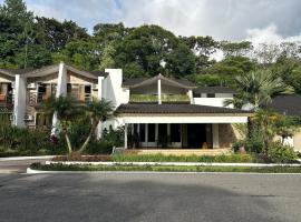 Hotel Ladera，位于下博克特的酒店