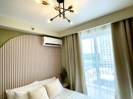 Cloud Nine Poolview Condo Near Mactan Airport，位于Suba的酒店
